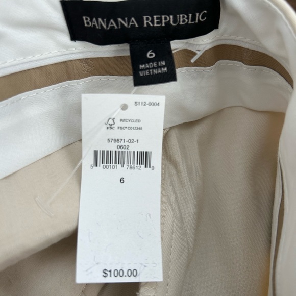 Cream color shorts. - Picture 3 of 3